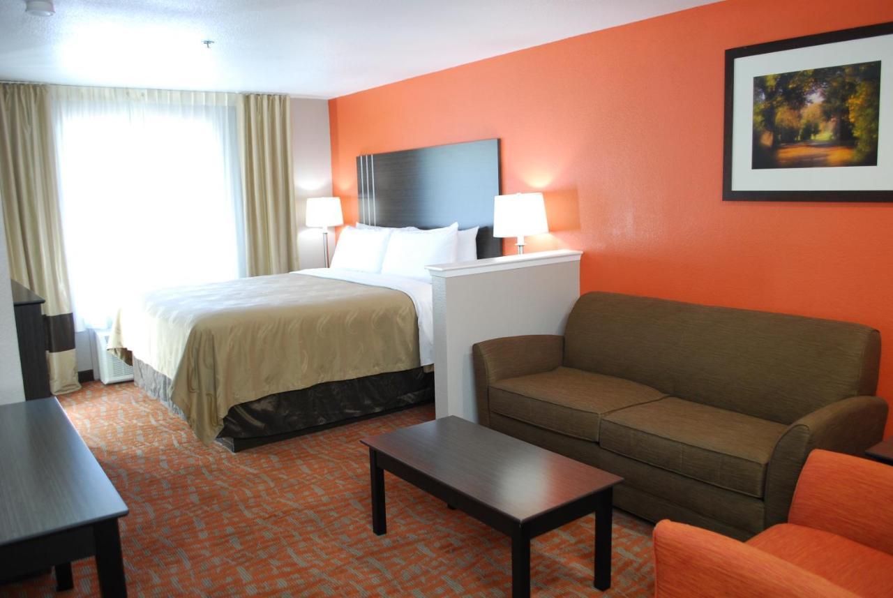 Quality Inn & Suites Fresno Northwest Εξωτερικό φωτογραφία
