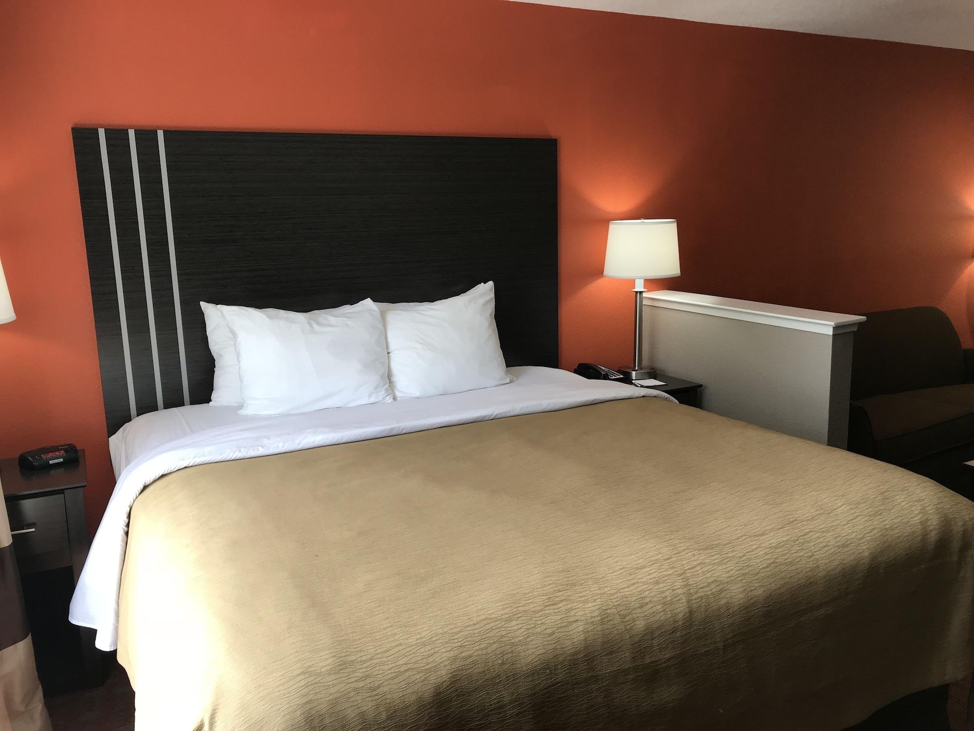 Quality Inn & Suites Fresno Northwest Εξωτερικό φωτογραφία