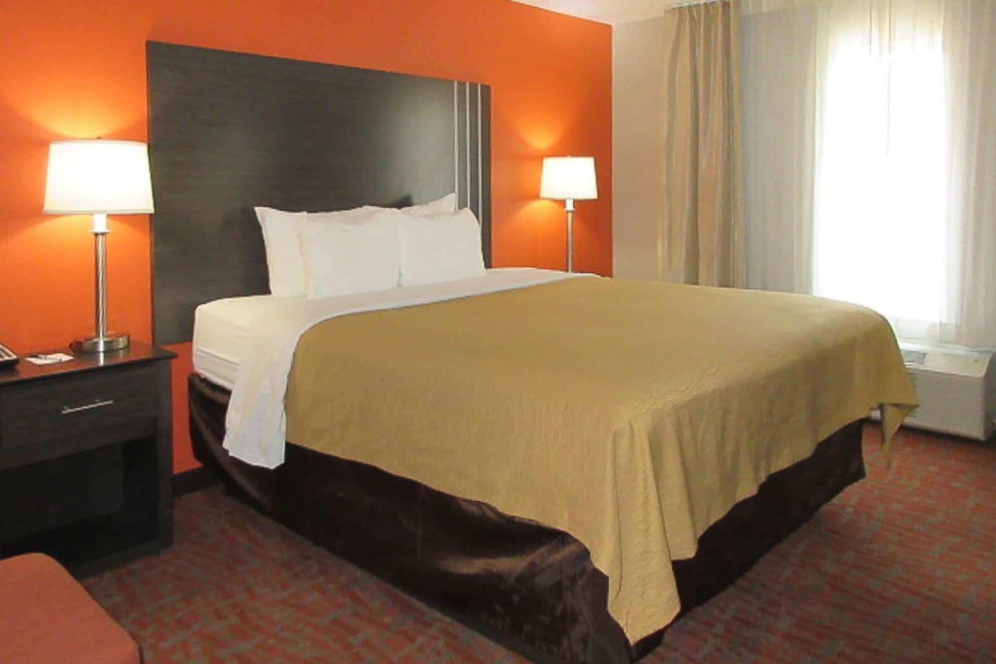 Quality Inn & Suites Fresno Northwest Εξωτερικό φωτογραφία