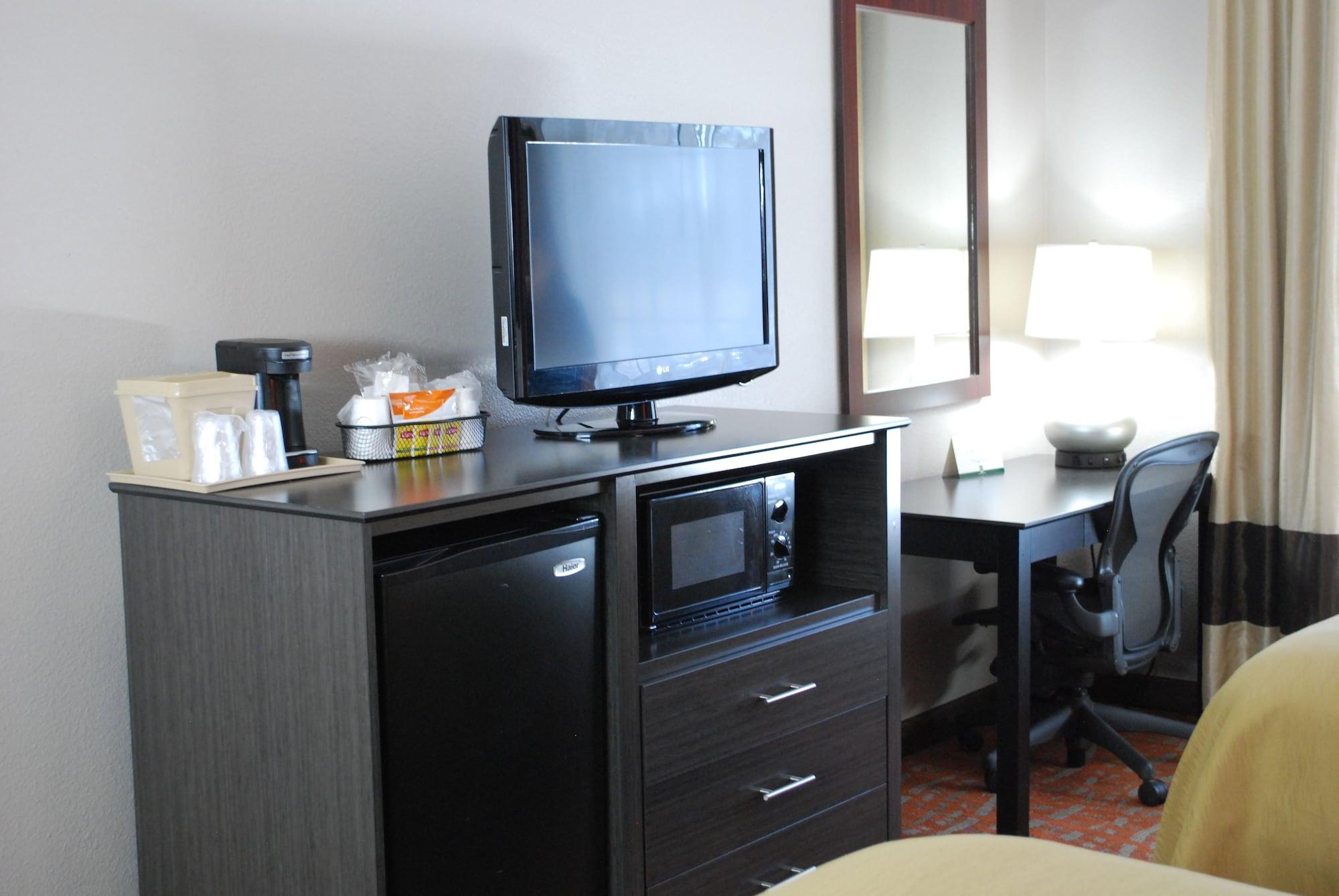 Quality Inn & Suites Fresno Northwest Εξωτερικό φωτογραφία