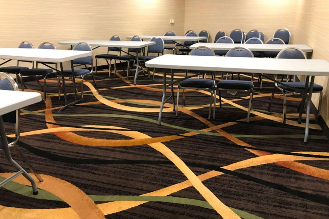 Quality Inn & Suites Fresno Northwest Εξωτερικό φωτογραφία